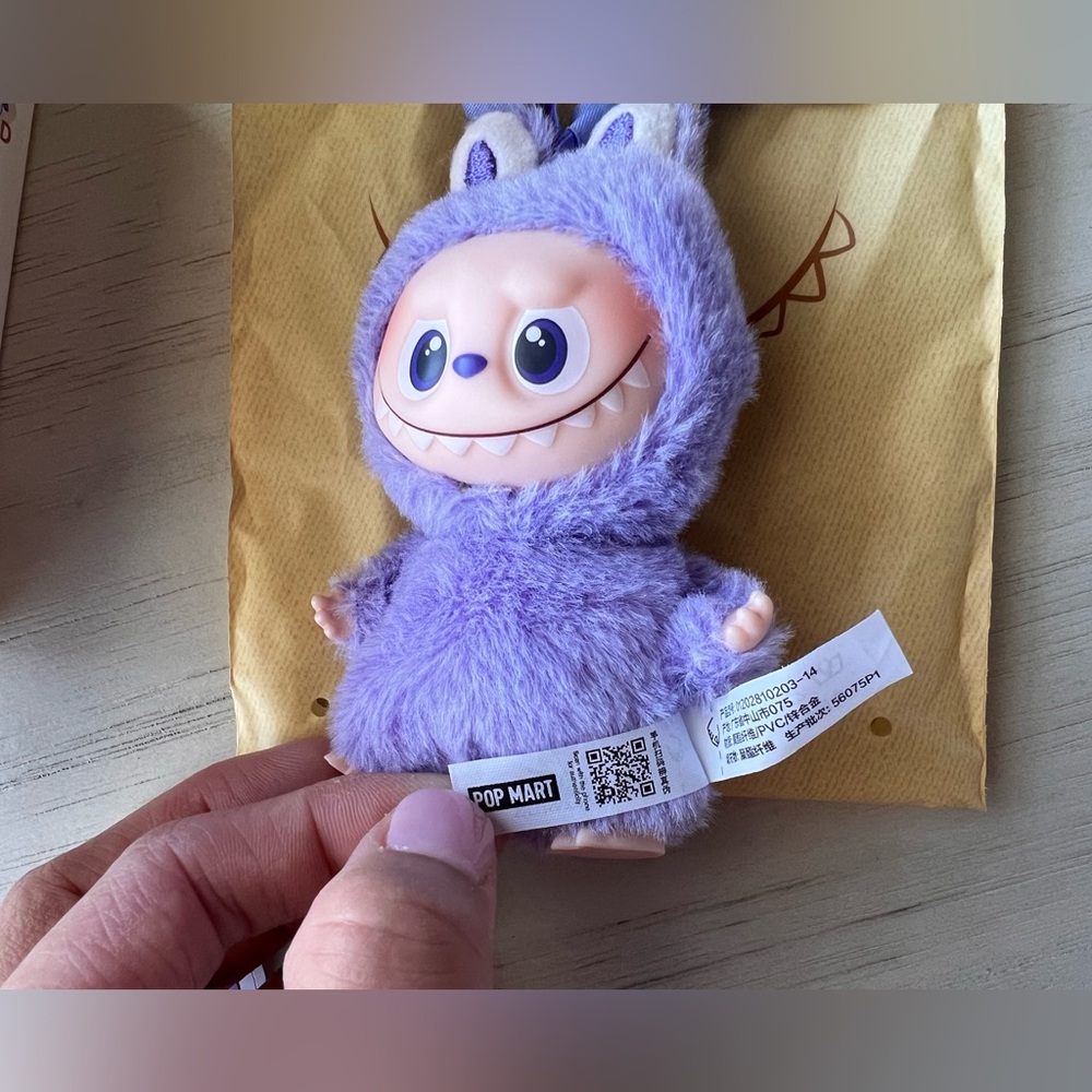 💜 NEW POP MART LABUBU THE MONSTERS PIN FOR LOVE “?” PLUSH PENDANT 💜 - Picture 7 of 12